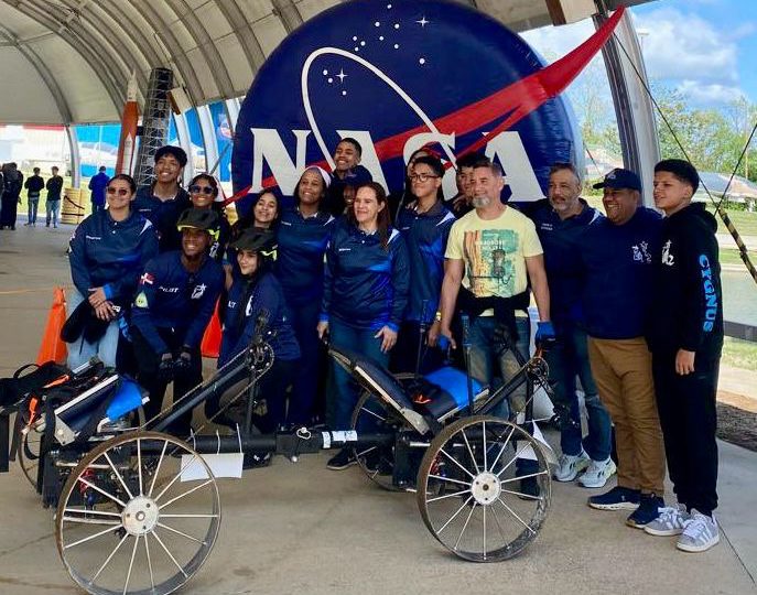 Luis Abinader felicita a los jóvenes dominicanos otorgados por la NASA: 