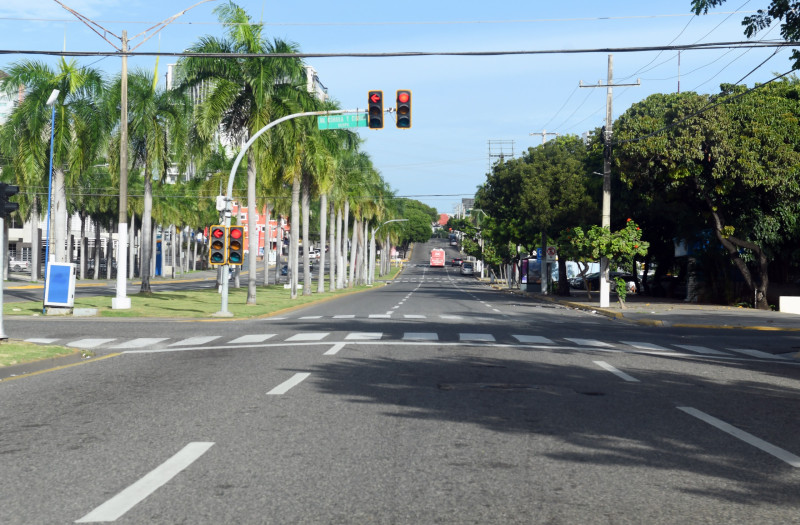 Marca de tráfico mudable Viernes Santo en Santo Domingo