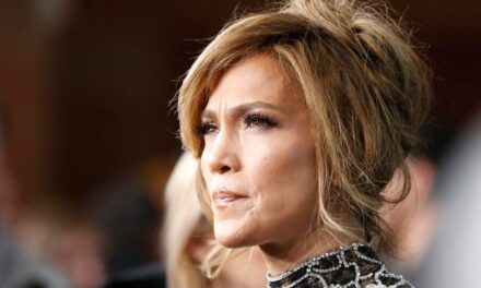 Jennifer López colabora en 'The Last Sra. Parrish'