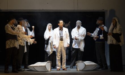 Bellas Artes rinde homenaje a Iván García y Emilio Aparicio el día del teatro con una puesta en ambiente genial de «El sueño de la vida»