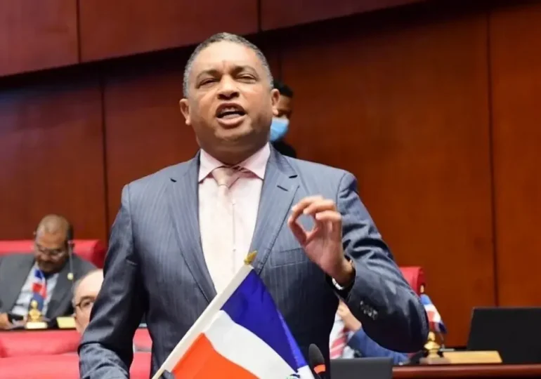 Yván Lorenzo condena a la agresión contra dominicanos en marcha desde Friusa