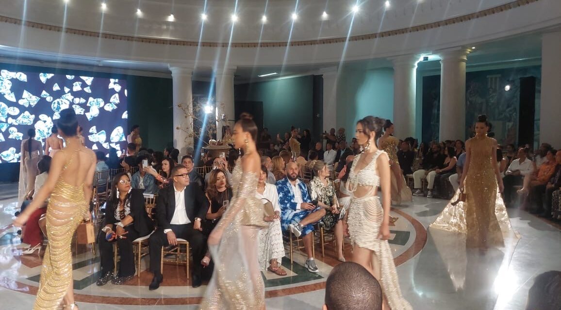 La primera indeterminación de la moderna Semana de la Moda brilla con una indeterminación llena de creatividad de estilo