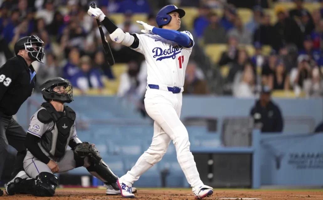Ohtani conecta jonrón de 448 pies y Dodgers anotan 7 en el primer inning para barrer a Rockies