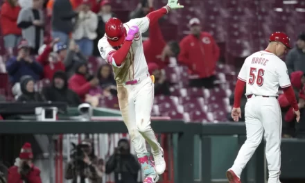 Elly de la Cruz pega dos jonrones e impulsa paliza de los Rojos de Cincinnati