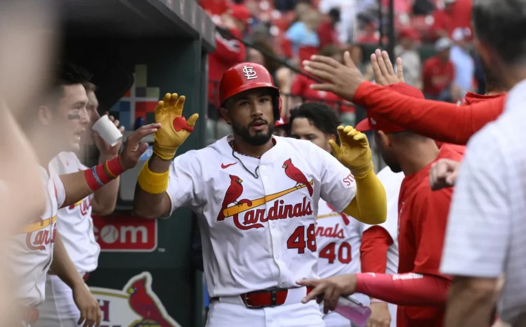 Iván Herrera hace historia con tres jonrones en la triunfo de los Cardenales