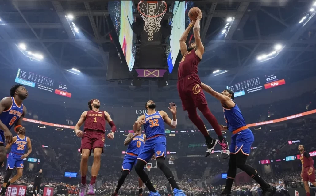 Cavaliers igualan su segunda mejor campaña con 61 triunfos tras remontar delante los Knicks