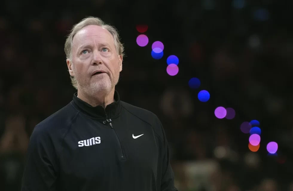 Los Suns despiden a Mike Budenholzer tras decepcionante temporada