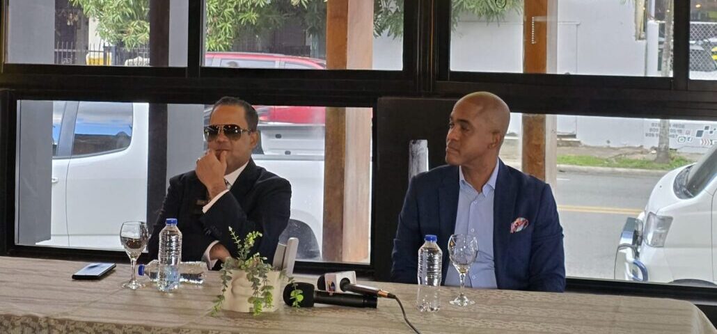 Héctor Acosta anuncia el tercer concierto «gracias dominicanos» en su tierra de bonao