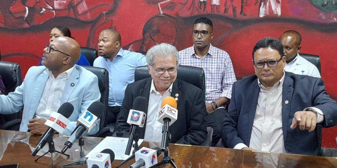 El Colegio Médico Dominicano acusa al Ministro de Salud Pública de hacer cancelaciones injustificadas e ilegales contra los médicos