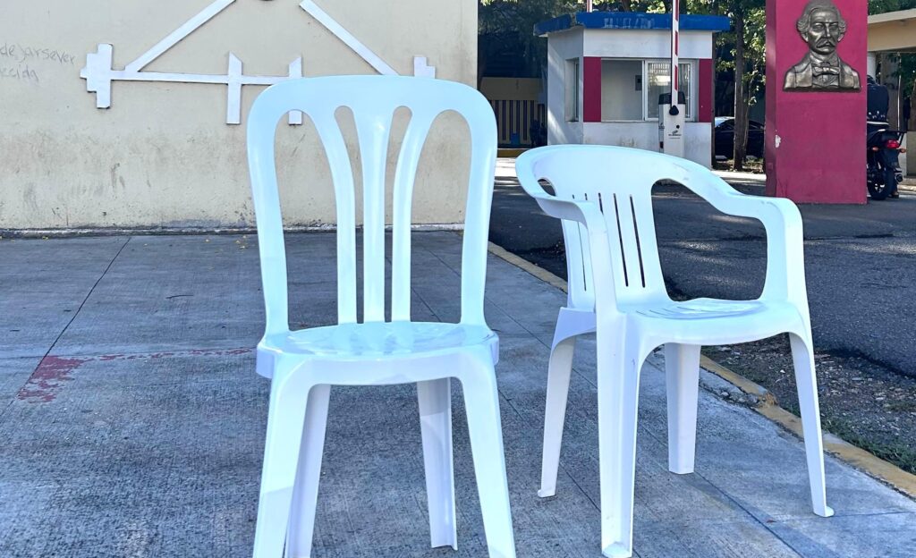 Las sillas llamativas aparecen en el Centro Olímpico