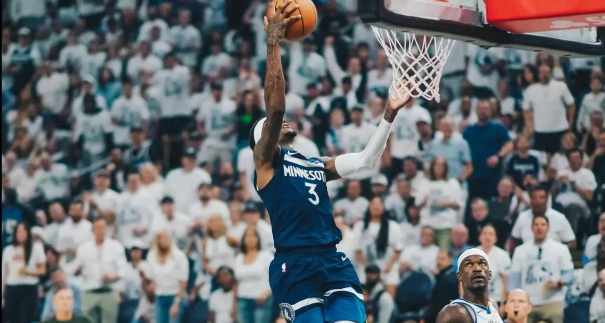 Los Wolves sentencian a los Warriors y regresan a las finales del Oeste