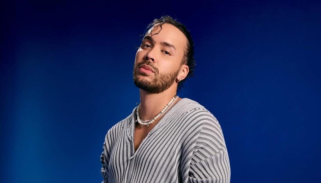 Prince Royce celebra el divulgación de su cuaderno, Eternal