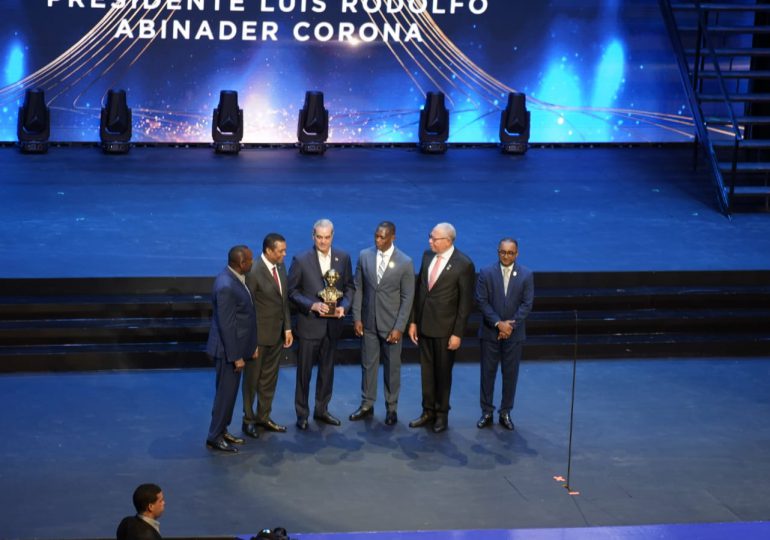 Abinader célebre «Personalidad municipalista» en los Premios Juan Pablo Duarte