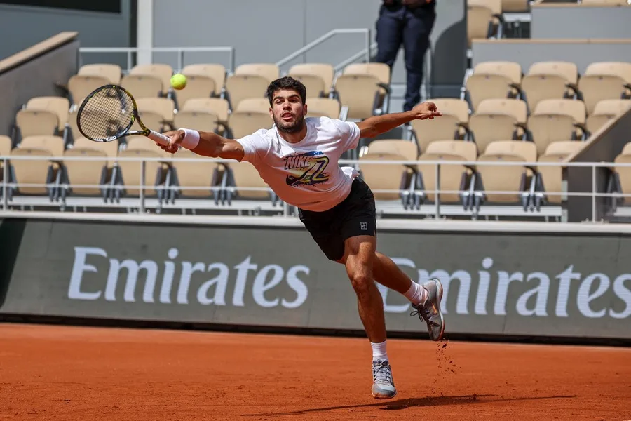 Alcaraz debutará en Roland Garros contra Nishikori y evita a Djokovic hasta la final
