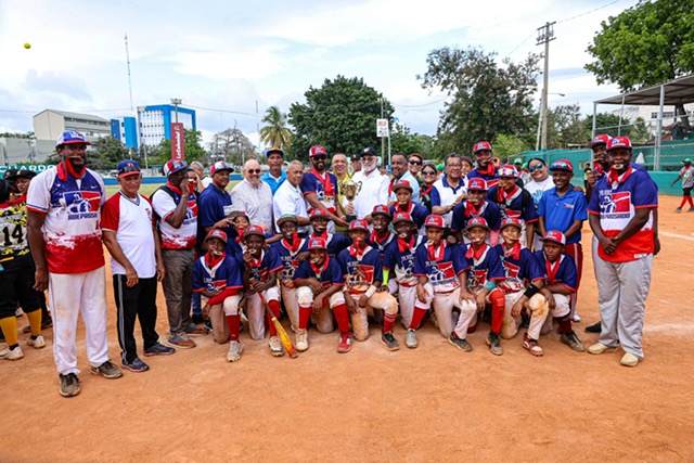 Santo Domingo bicampeones Nacionales U12 en la “Copa Robinson Canó