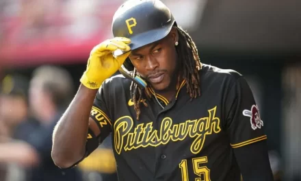 Oneil Cruz brilla con dos jonrones y Piratas vencen a Cerveceros en extra innings