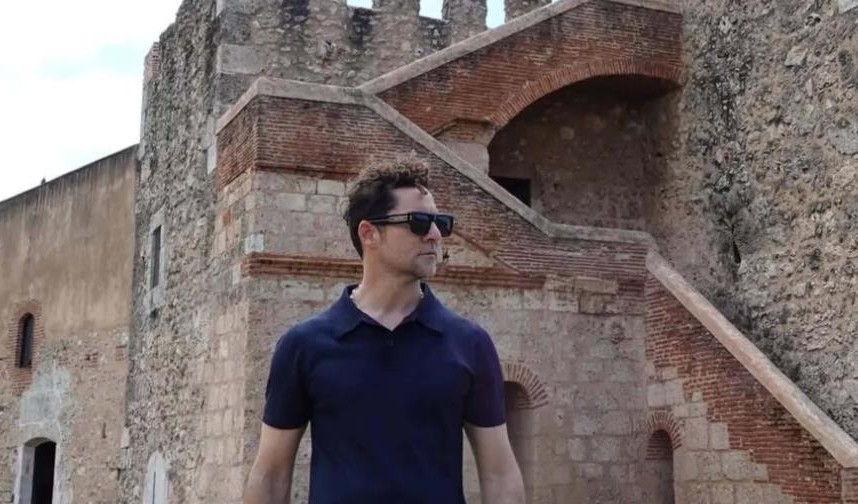 David Bisbal turista la zona colonial de Santo Domingo