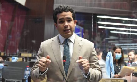 Video | Omar Fernández celebra el primer aniversario como senador destacando los logros y el compromiso con la transparencia