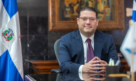 Video | Eduardo Sanz Lovatón reafirma su fidelidad a Luis Abinader