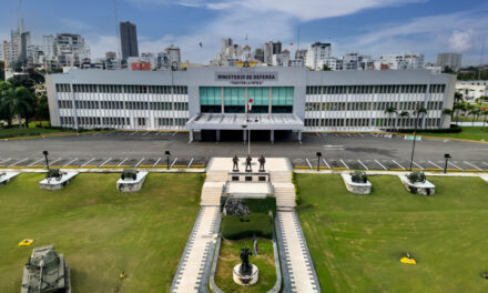 El Ministerio de Defensa Dominicano prohíbe a los soldados armados de los establecimientos de servicio de pimple