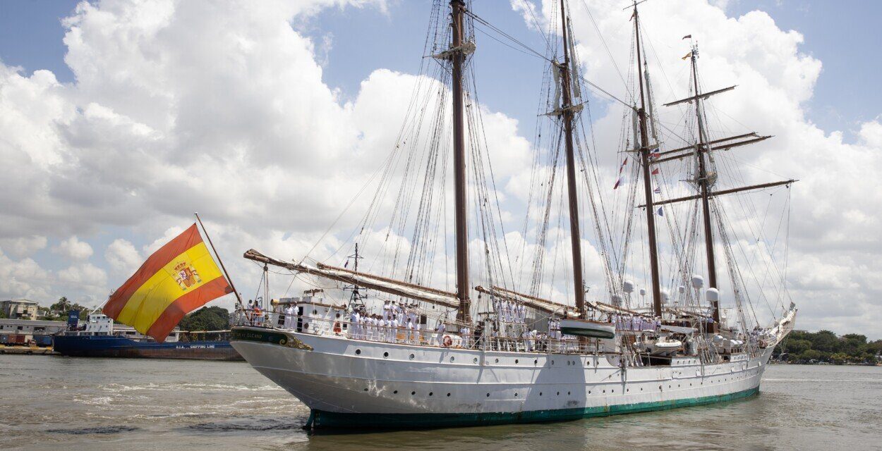 El buque escuela de la Armada española Juan Sebastián de Elcano atracará en Santo Domingo
