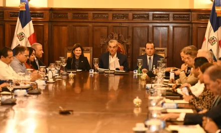 El consejo gubernativo evalúa el plan de mejora