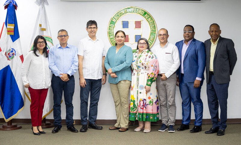 El seminario UNPHU examina la geodinámica del petróleo y la transición energética