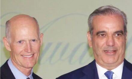 El senador Rick Scott elige el liderazgo del presidente Abinader