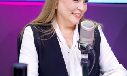 Jatnna Tavarez cree en el licenciamiento interiormente de la comunicación