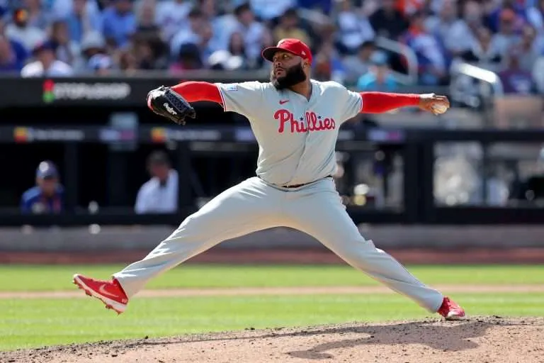 MLB suspende a José Alvarado por 80 juegos