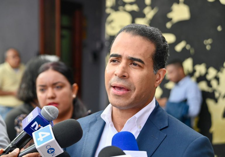 José Dantés llama reinvención política con inteligencia y visión del futuro