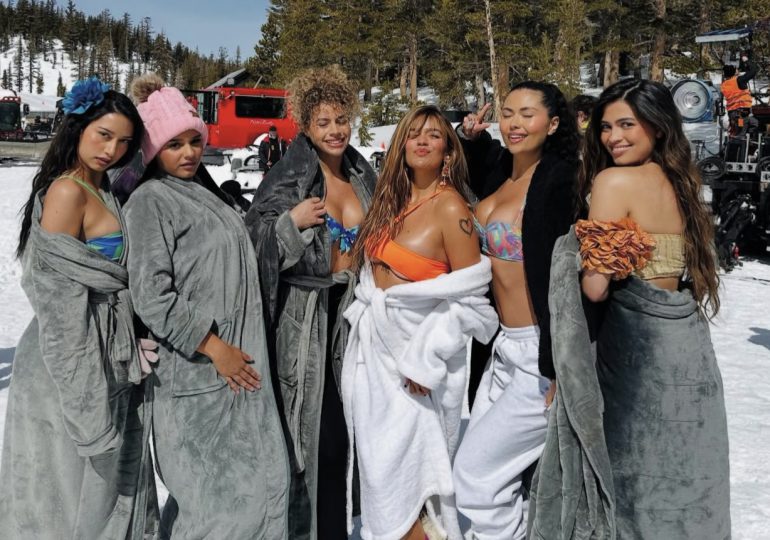 Karol G celebra una de las experiencias más mágicas de su carrera durante la grabación de su nuevo video bajo -11 grados