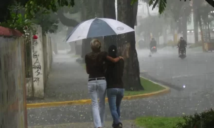 Pesadas lluvias dañan comunidades, carreteras, casas, puentes, cultivos y desplazar a 2,450 personas