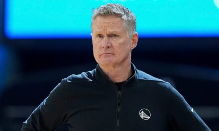 Steve Kerr desafío todo a la defensa