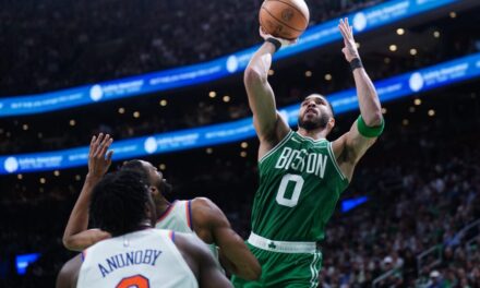 Celtics aplastan 115-93 a los Knicks y se acercan 2-1 en las semifinales del Este