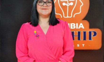 Elizabeth Mena alabarda el podcast «Campia el Chip¨