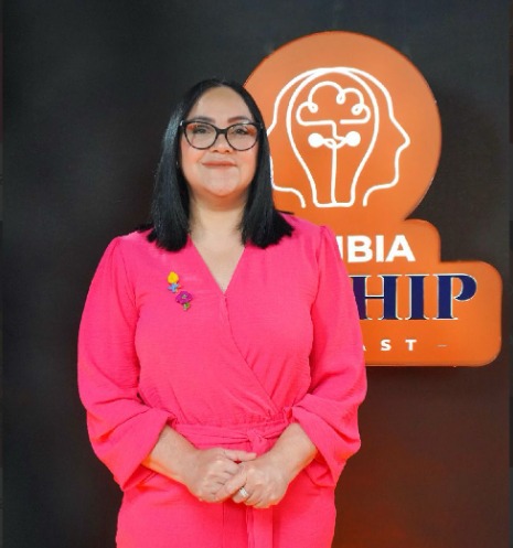 Elizabeth Mena alabarda el podcast «Campia el Chip¨