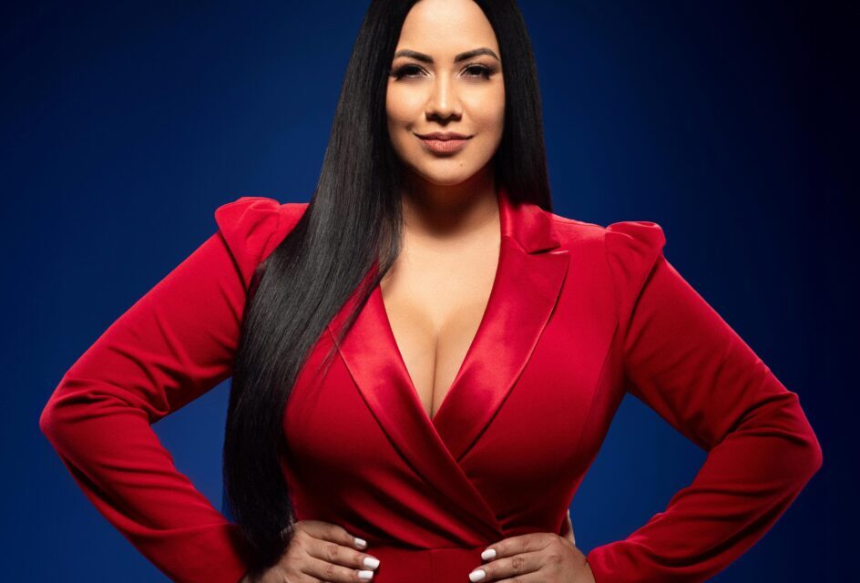 Ildemary Mata es el director del colección en el Super Canal del Grupo