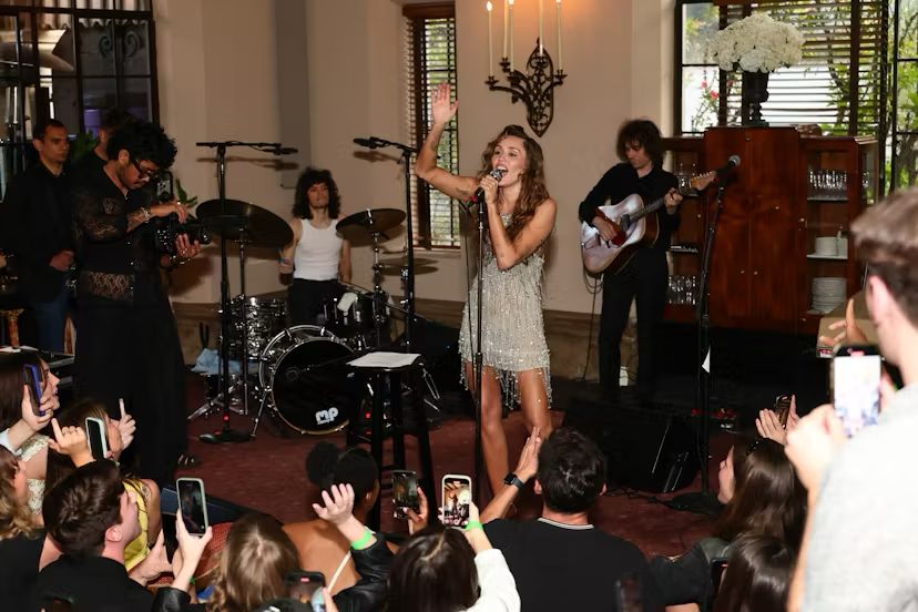 Miley Cyrus sorprende a seguidores con música nueva