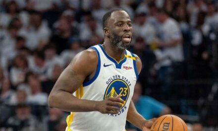 Draymond Green multado con 50 mil dólares por comentarios contra árbitros