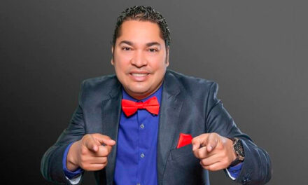 Pachá revela que los viajes le causan contracciones