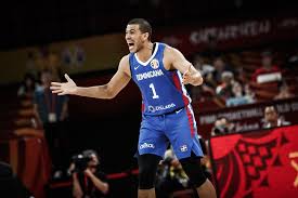 Exjugador de baloncesto Dagoberto Peña arrestado en EE. UU. por presunta asalto sexual a último