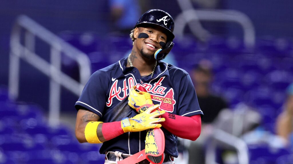 Ronald Acuña Jr. conecta jonrón de 467 pies en su primer turno tras un año fuera