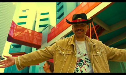 El poeta callejero rejón su lectura de «Pinga Ta»