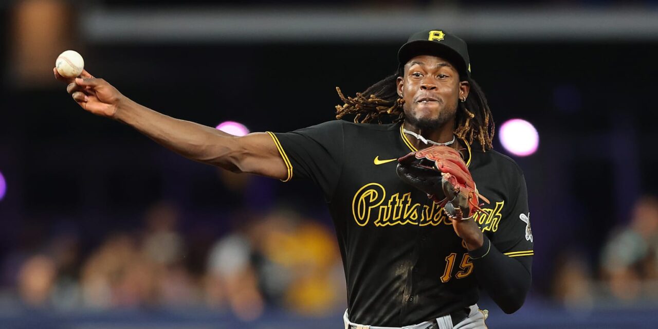 Oneil Cruz impacta con su extremidad: elimina al corredor en home con un tiro de 100 mph desde el CF