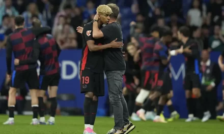  El Barcelona corona la Liga en el derbi