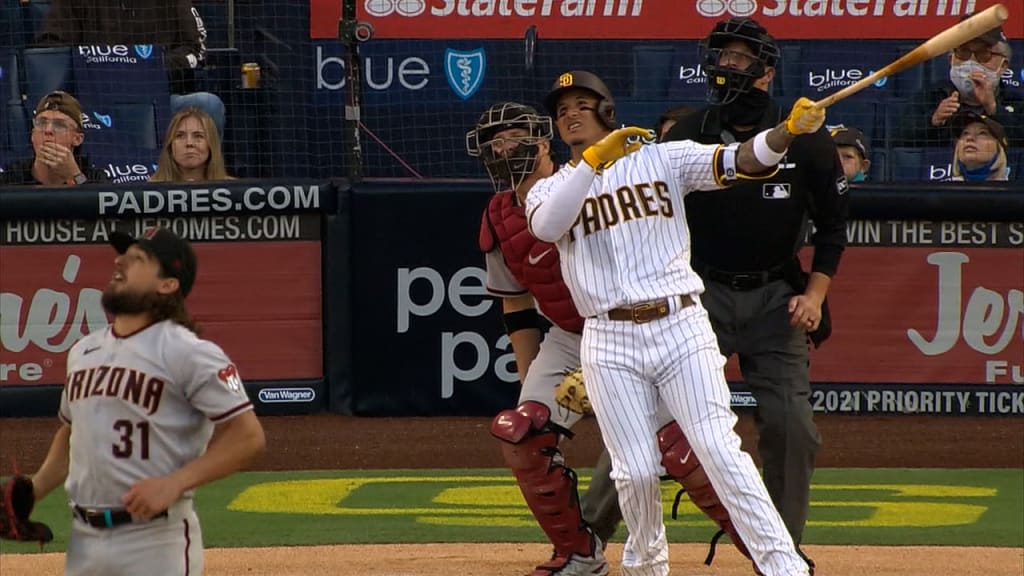 Machado empata con jonrón y wild pitch da la conquista a Padres en dramática remontada en presencia de Marlins