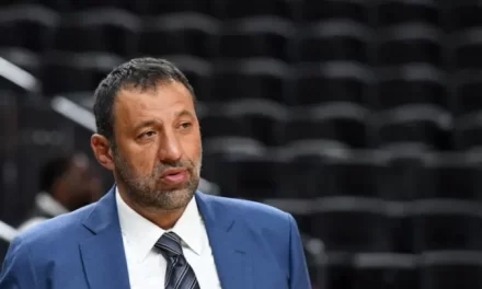 Vlade Divac hospitalizado tras suerte de moto en Montenegro