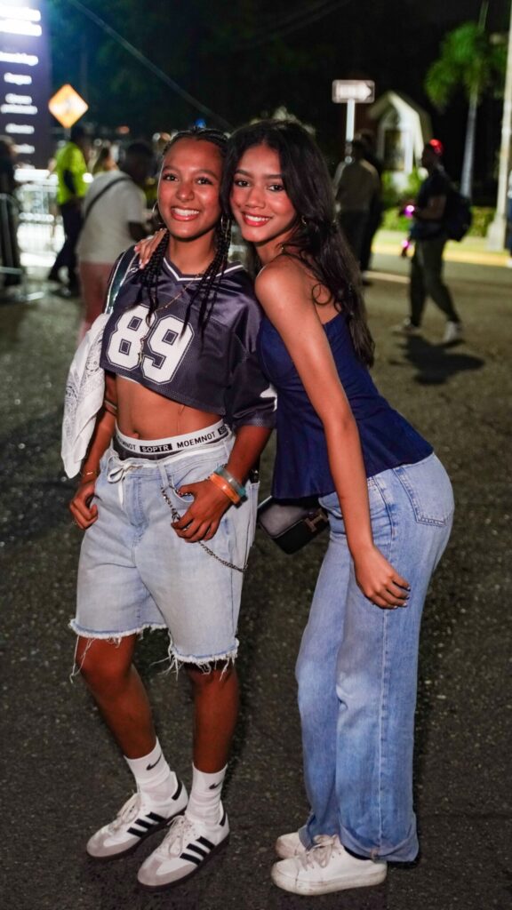 Transparencias, mini faldas y negros, protagonistas de esta noche en el concierto de Jhayco - Noticias de hoy en la República Dominicana | Último minuto