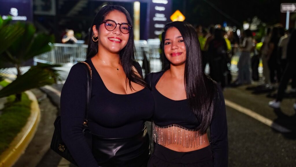 Transparencias, mini faldas y negros, protagonistas de esta noche en el concierto de Jhayco - Noticias de hoy en la República Dominicana | Último minuto